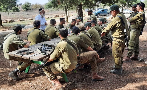 חיילי מילואים דתיים וחרדים (צילום: עמותת נצח יהודה)