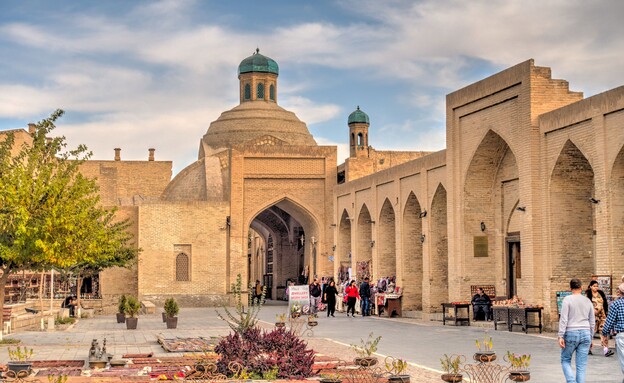 בזאר טוקי סאפורון בוכרה אוזבקיסטן (צילום: Matyas Rehak, shutterstock)