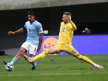 אבל מהר מאוד הרומנים השתלטו על המשחק (צילום: אודי ציטיאט)