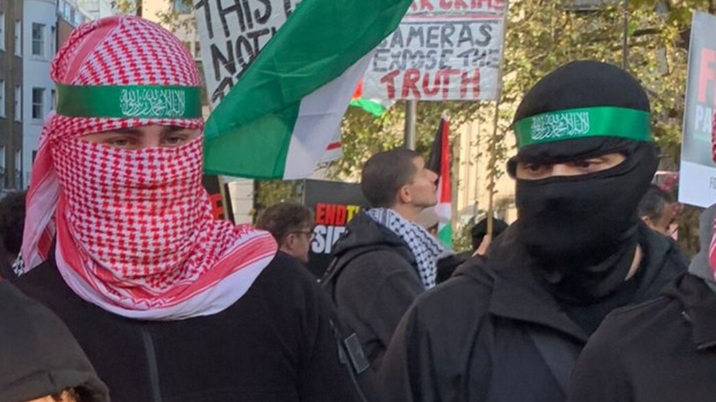 גילויי אנטישמיות בהפגנה פרו-פלסטינית בלונדון (צילום: sky news)