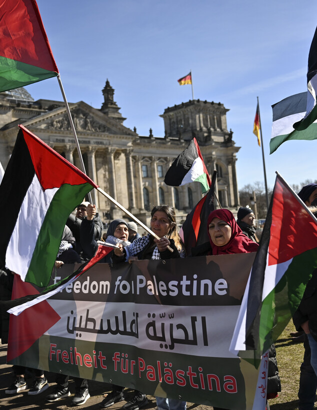 הפגנה פרו פלסטינית בברלין (צילום: AP PhotoSteffi Loos)