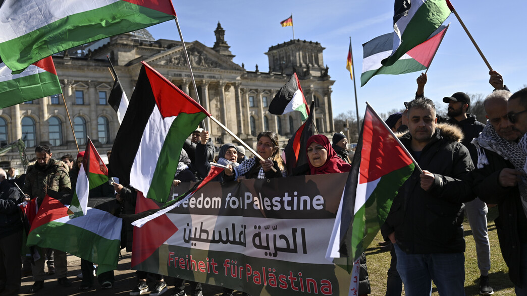 הפגנה פרו פלסטינית בברלין הפגנה פרו פלסטינית בברלין