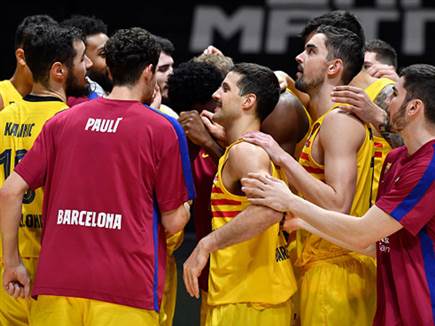 הקטאלונים יצאו מחויכים (GETTY)