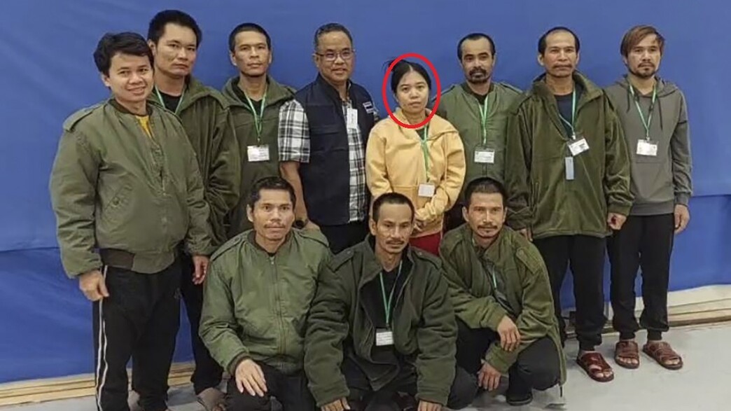 החטופים התאילנדים לאחר שחרורם (צילום: Thailand's Foreign Ministry via AP)