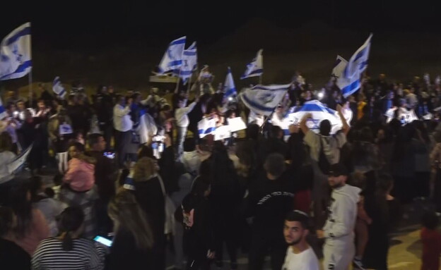 מקבלים את פניהם של 14 חטופים ישראלים נמצאים בישראל