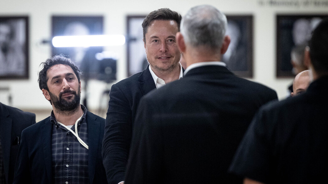 המיליארדר אילון מאסק בכנסת, לפני פגישה עם בני גנץ