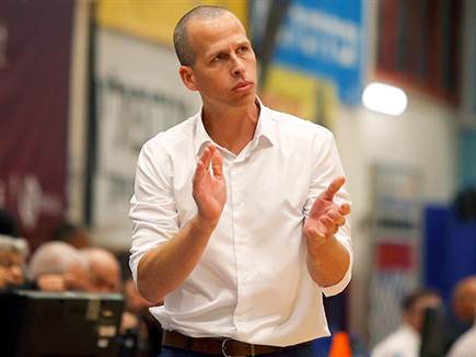 ניצחון בכורה (אלן שיר)