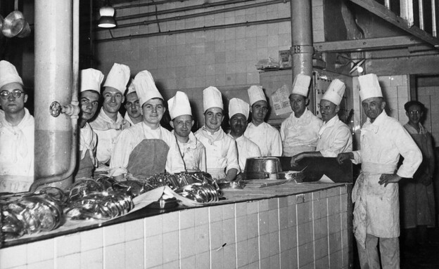  מלון ריץ פריז טבחים 1948 (צילום: Keystone, getty images)