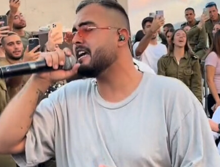אושר כהן בבסיסים