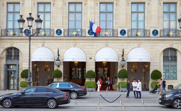 מול הכניסה מלון ריץ פריז (צילום: andersphoto, shutterstock)