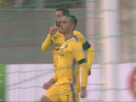 אבישי כהן משתיק את הקהל העוין