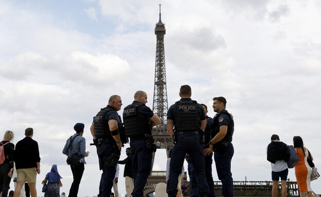 פריז טרור משטרה אייפל (צילום: LUDOVIC MARIN, getty images)
