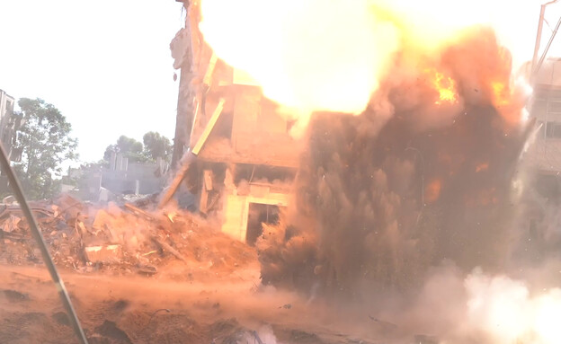 פיצוץ פיר מנהרה שאותר על ידי כוחות צה"ל, פיצוץ (צילום: דובר צה"ל)