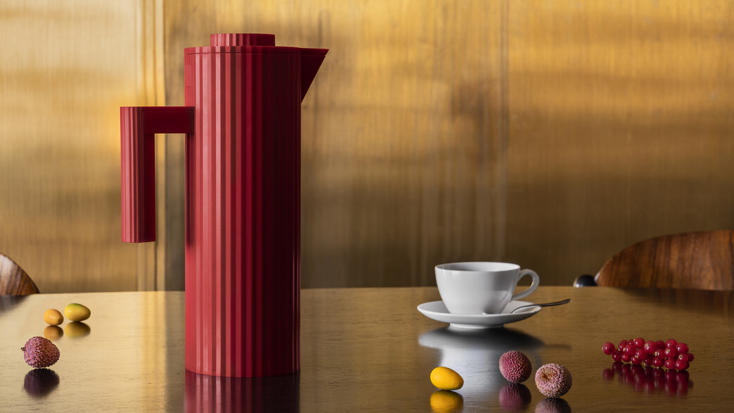 קומקום 23, טולמנ'ס דוט. קולקציית פליסה של ALESSI קומקום 23, טולמנ'ס דוט. קולקציית פליסה של ALESSI