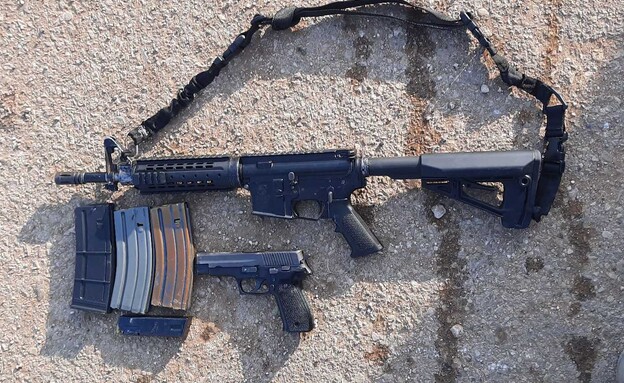הנשקים והתחמושת שנתפסו בקלקיליה (צילום: דובר צה"ל, דוברות המשטרה ושב"כ)
