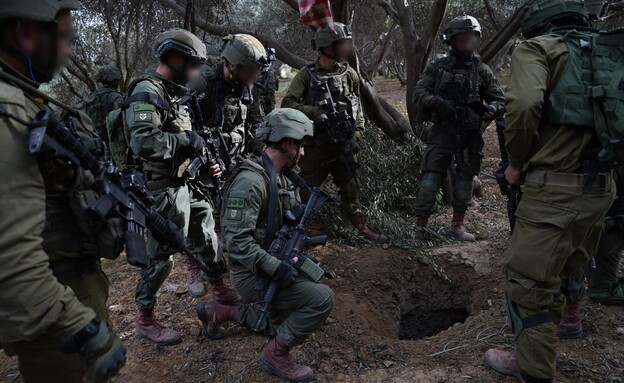 צוות הקרב של חטיבת כפיר מתמרן בעומק רצועת עזה (צילום: דובר צה"ל)