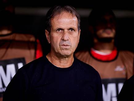 רוני לוי יוצא רק עם נקודה (מאור אלקסלסי)