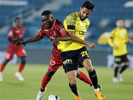 בית"ר נאבקה (צילום: אלן שיבר)