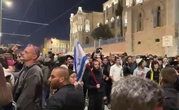 התהלוכה בעיר העתיקה בירושלים הופסקה (צילום: דוברות המשטרה)