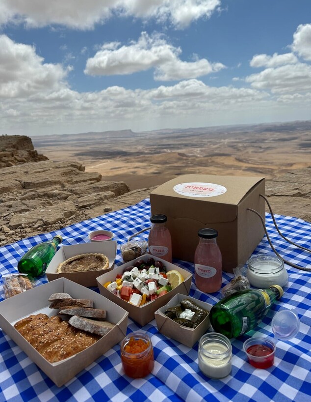 מצפאית פיקניק במדבר (צילום: באדיבות בן שטרן)