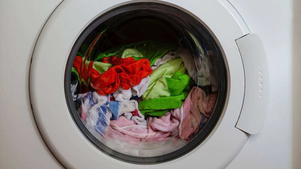 כביסה בתוך מכונת כביסה סגורה, כביסה רטובה כביסה בתוך מכונת כביסה סגורה, כביסה רטובה