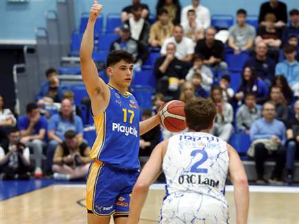 מאייר, הצעירים קיבלו הרבה קרדיט (אלן שיבר)