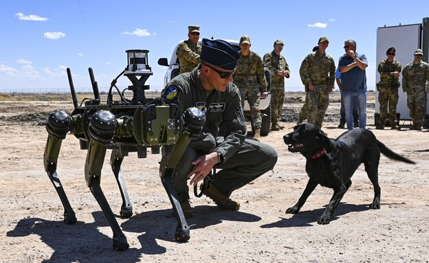 רובוט כלב של גוסט רובוטיקס (צילום: U.S. Air Force photo by Airman 1st Class Isaiah Pedrazzini)