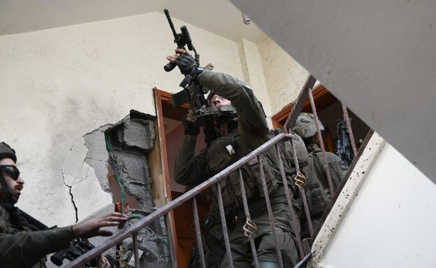השתלטות הכוחות והשמדת מפקדת גדוד שג'עייה (צילום: דובר צה"ל)