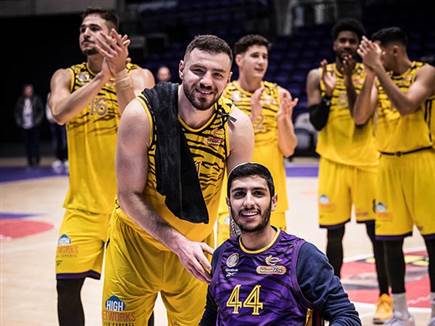 נתנאל ארצי ואוהד מאושר (עודד קרני)