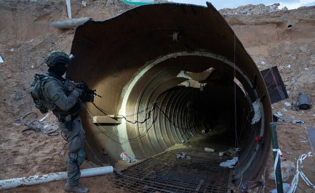 עבודות החישוף והחקר של המנהרה על-ידי חיילי צה״ל (צילום: דובר צה