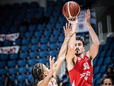 קורנליוס. משחק נהדר (עודד קרני)