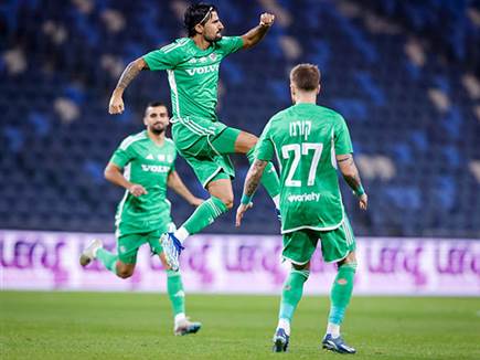 וכבר בדקה ה-4 רפאלוב כבש ראשון (צילום: מאור אלקסלסי)