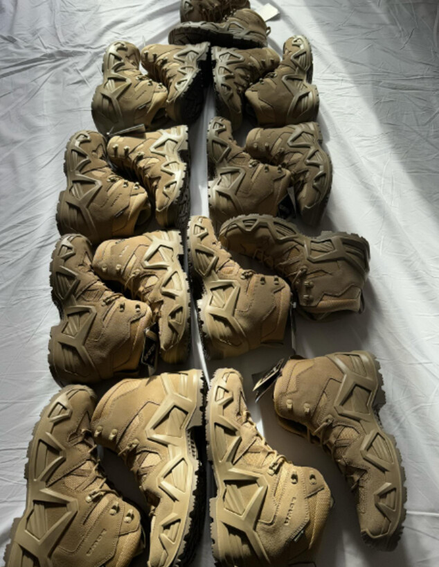 המגפיים שתרם מייקל לוקאס לחיילי צה"ל (צילום: michaellucasnyc@)