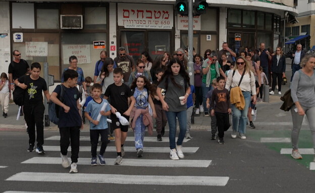 תושבי קיבוצי העוטף שגרים בתל אביב (צילום: החדשות 12)