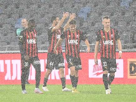 חגגו בסערה. שחקני הפועל חיפה (ברני ארדוב)