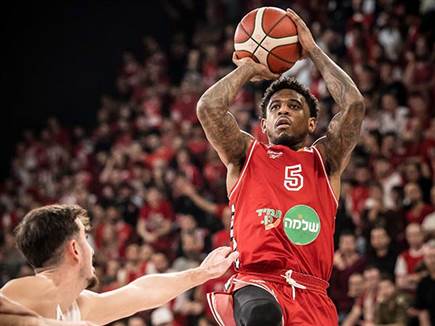 מנפורד לקח שליטה ולהט (עודד קרני)