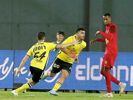 אזולאי חוגג שער שנפסל (אלן שיבר)