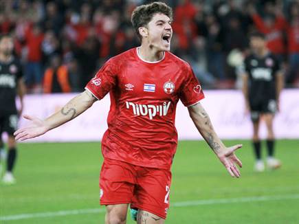 גם סטויאנוב הצטרף לחגיגה (צילום: קובי אליהו)