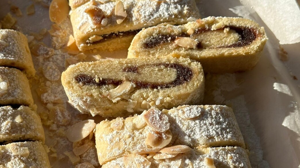 מגולגלות תמרים נדירות מגולגלות תמרים נדירות