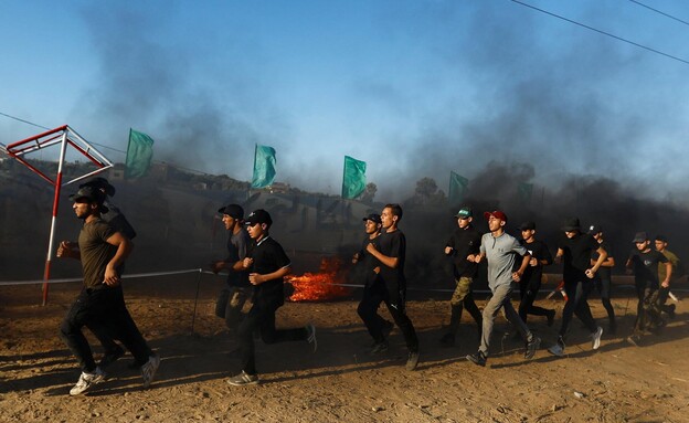 אימון של חמאס (צילום: Reuters)