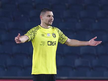 אבל מורוזוב החזיר את היתרון (צילום: דני מרון)