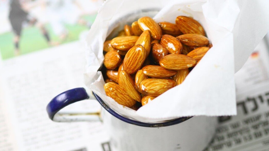 שקדים מסוכרים