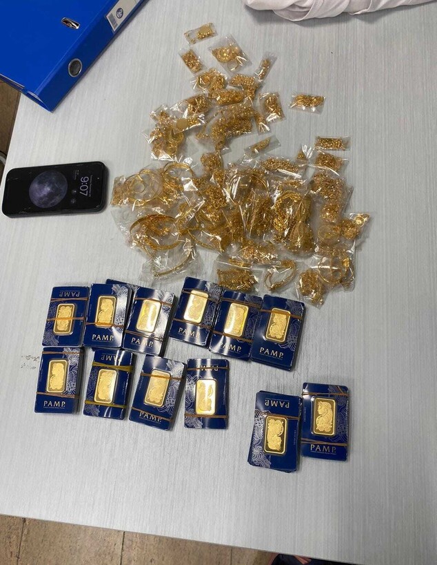 הזהב שעל פי החשד הוברח מדובאי (צילום: דוברות רשות המיסים)