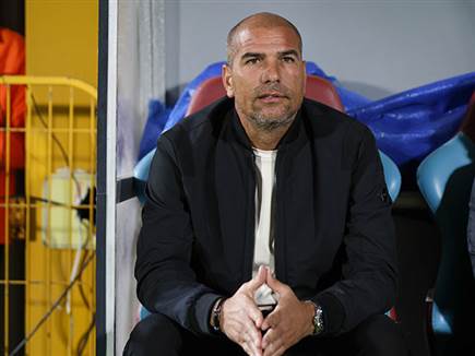 אלי לוי מסובך במקום האחרון (צילום: לירון מולדובן)