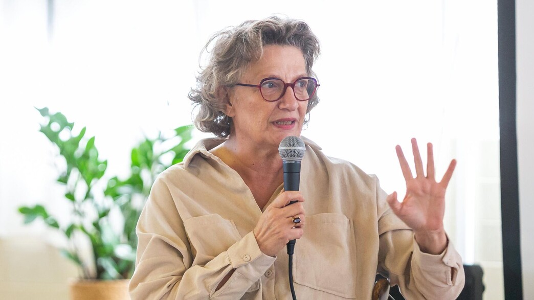 אורלי קסטל בלום אורלי קסטל בלום