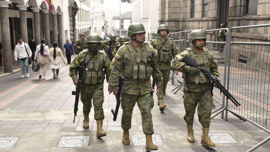 חיילים בקיטו אקוודור (צילום: RODRIGO BUENDIA , getty images)