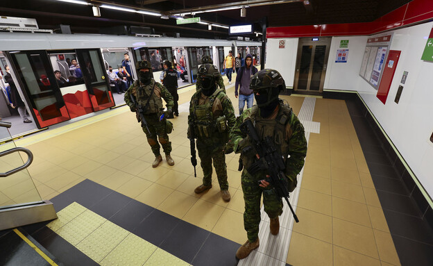 חיילים ברכבת אקוודור (צילום: Agencia Press South, getty images)