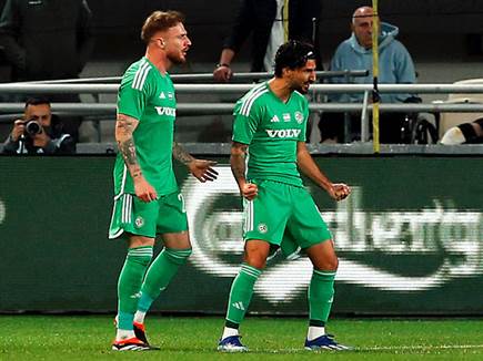 רפאלוב כבש את השער הראשון והיחיד (צילום: אלן שיבר)