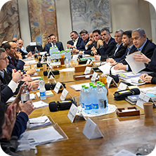 ישיבת הממשלה, יחד עם גדעון סער (צילום: קובי גדעון , לע"מ)