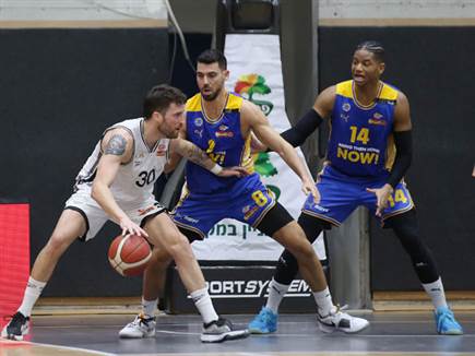 ההגנה של מכבי הייתה גדולה על עפולה (אודי ציטיאט)